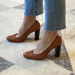 Never Worn Ralph Lauren Tan Leather 3.5 inch heel